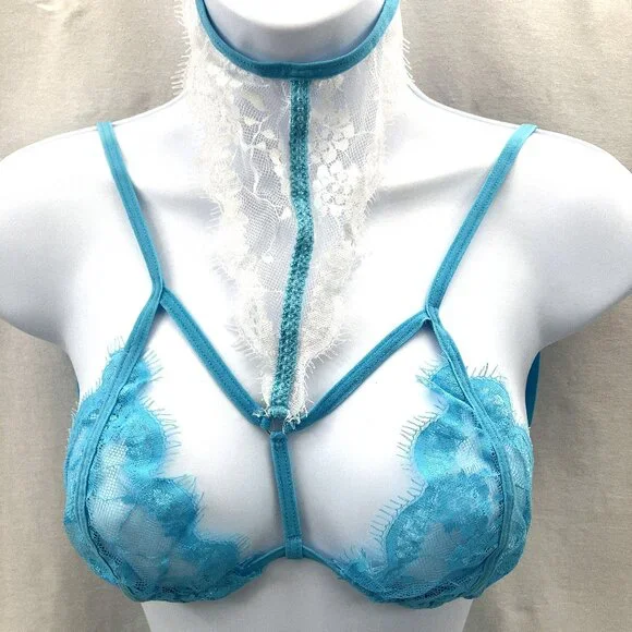 Yandy Cinderella Inspired Lace Lingerie Set with Garter - Picture 3 of 7